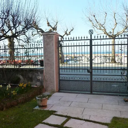 Dall'agnola Oda ve Kahvaltı 4*