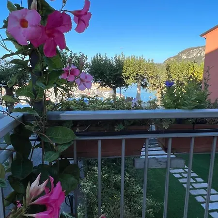 فندق مبيت وإفطار Dall'agnola غارْدا